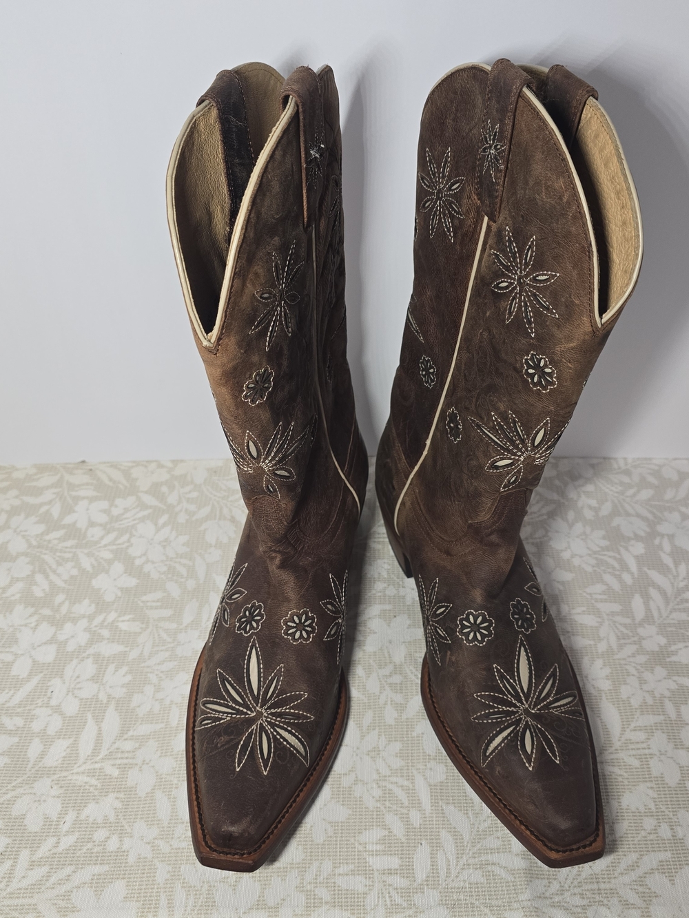 Shyanne Brown Embroidered Western Heeled Cowboy Boots - Women's
